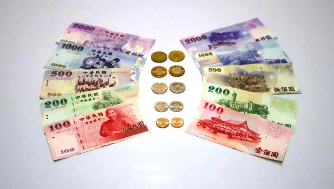 Set of Taiwan Dollar 2000 1000 500 200 100 Rare Bills TWD Mint Republic of China
